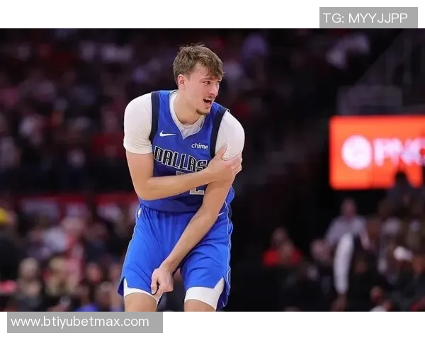 德怀特鲍威尔盛赞弗拉格新秀赛表现称其未来无限可能